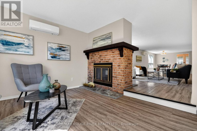 22 EASTBANK ROAD, Clarington (Newcastle), Ontario, L1B1A4