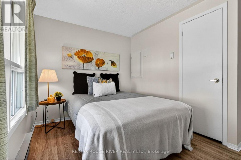 22 EASTBANK ROAD, Clarington (Newcastle), Ontario, L1B1A4