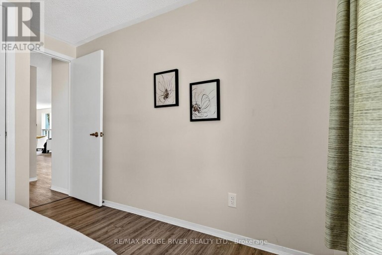 22 EASTBANK ROAD, Clarington (Newcastle), Ontario, L1B1A4
