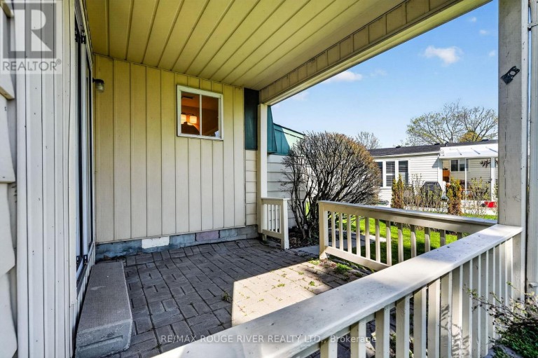 22 EASTBANK ROAD, Clarington (Newcastle), Ontario, L1B1A4