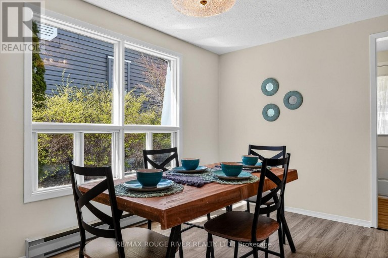 22 EASTBANK ROAD, Clarington (Newcastle), Ontario, L1B1A4
