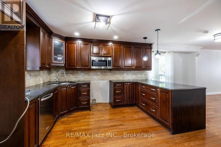 930 WHITE ASH DRIVE, Whitby (Williamsburg), Ontario, L1N7S8