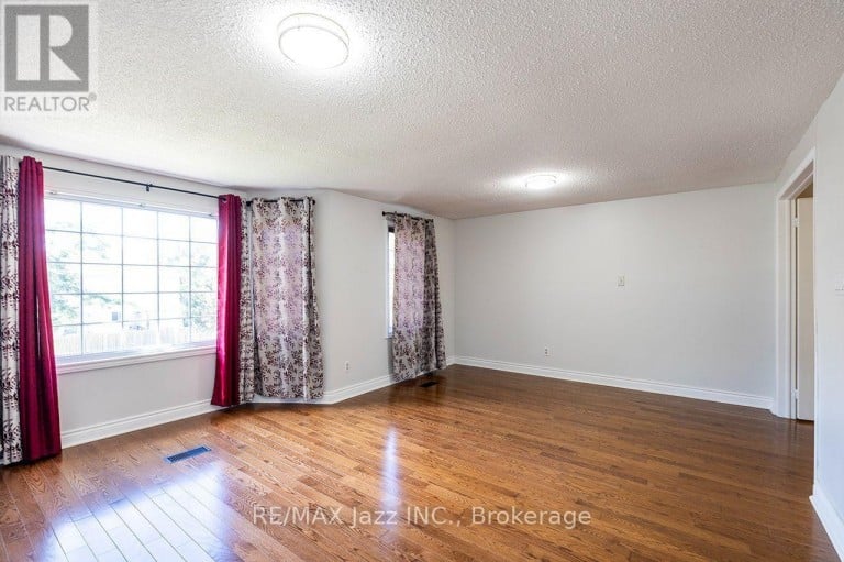 930 WHITE ASH DRIVE, Whitby (Williamsburg), Ontario, L1N7S8