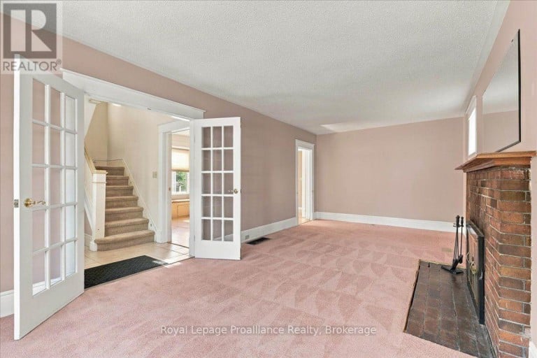 90 CHATHAM STREET, Belleville (Belleville Ward), Ontario, K8N3S6