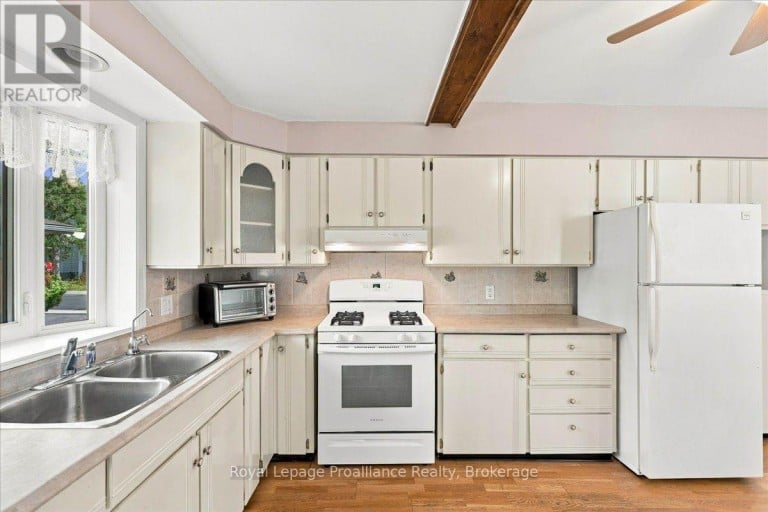 90 CHATHAM STREET, Belleville (Belleville Ward), Ontario, K8N3S6