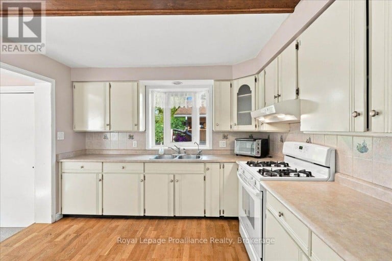 90 CHATHAM STREET, Belleville (Belleville Ward), Ontario, K8N3S6