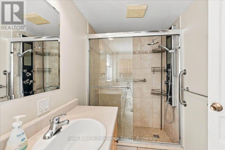 90 CHATHAM STREET, Belleville (Belleville Ward), Ontario, K8N3S6