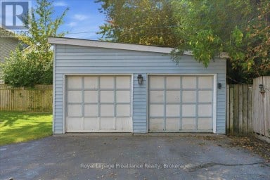 90 CHATHAM STREET Belleville (Belleville Ward) Ontario photo 42