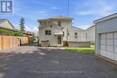 90 CHATHAM STREET Belleville (Belleville Ward) Ontario photo 44