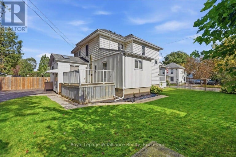 90 CHATHAM STREET, Belleville (Belleville Ward), Ontario, K8N3S6