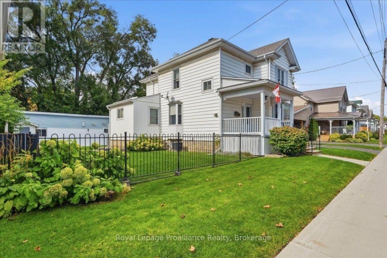 90 CHATHAM STREET, Belleville (Belleville Ward), Ontario, K8N3S6