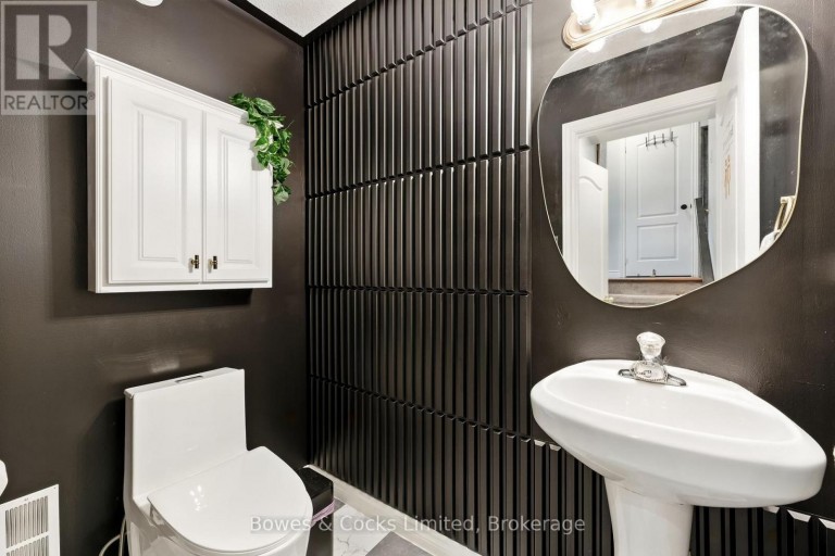 210 FARRIER CRESCENT, Peterborough (Northcrest Ward 5), Ontario, K9L0A6