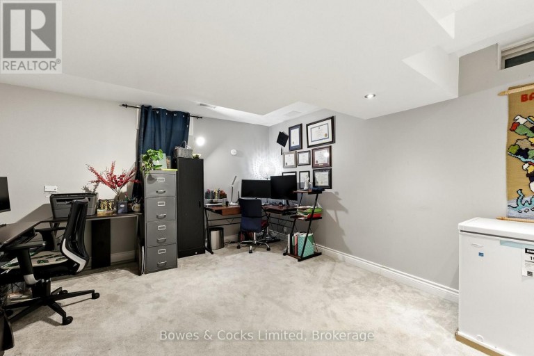 210 FARRIER CRESCENT, Peterborough (Northcrest Ward 5), Ontario, K9L0A6