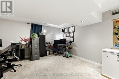 210 FARRIER CRESCENT Peterborough (Northcrest Ward 5) Ontario photo 33
