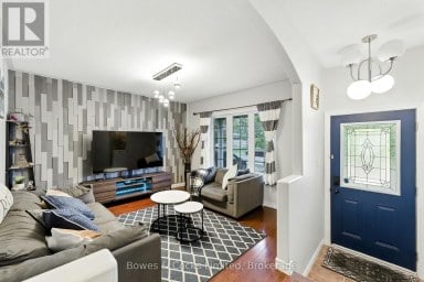 210 FARRIER CRESCENT Peterborough (Northcrest Ward 5) Ontario photo 4