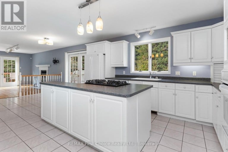 2086 GRANITE ROAD, Thunder Bay (McIntyre South), Ontario, P7G1M4