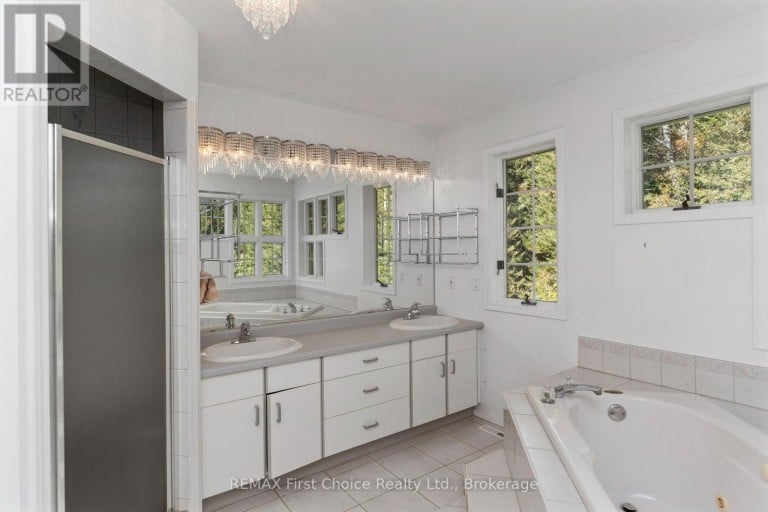 2086 GRANITE ROAD, Thunder Bay (McIntyre South), Ontario, P7G1M4
