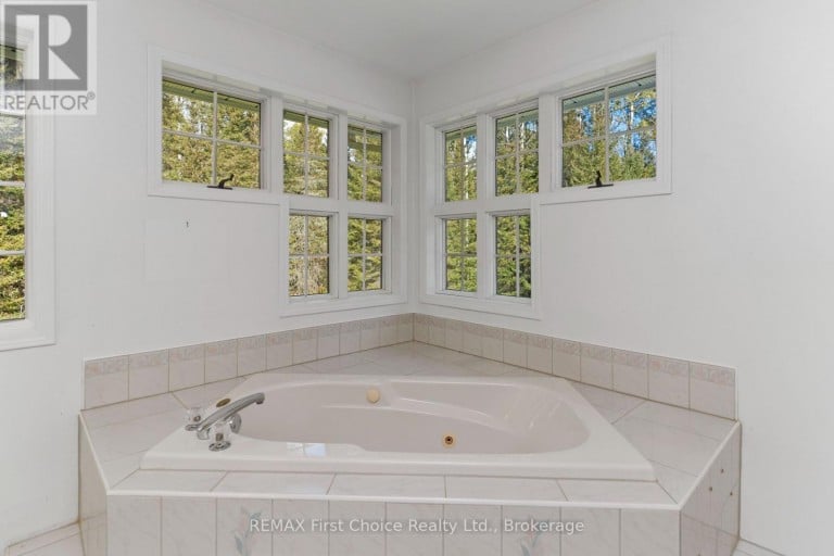 2086 GRANITE ROAD, Thunder Bay (McIntyre South), Ontario, P7G1M4