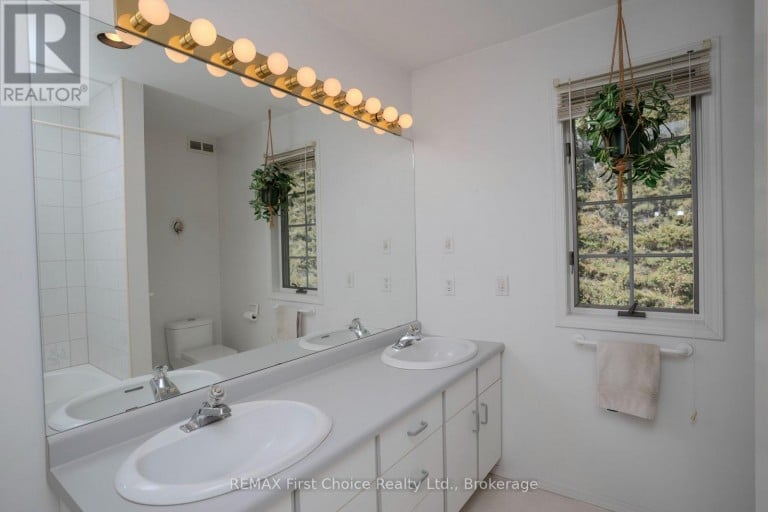 2086 GRANITE ROAD, Thunder Bay (McIntyre South), Ontario, P7G1M4