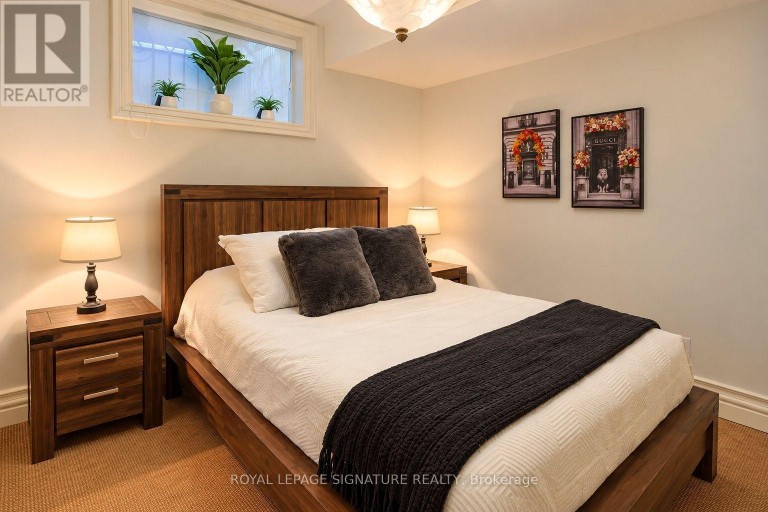 1 OAKLEY PLACE, Toronto (St. Andrew-Windfields), Ontario, M2P2G3