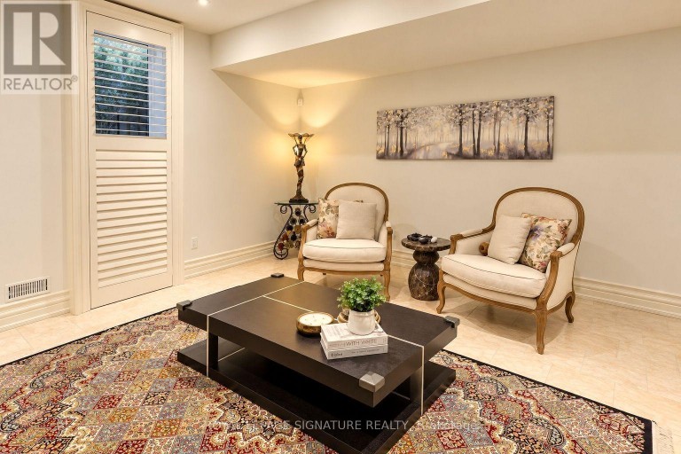 1 OAKLEY PLACE, Toronto (St. Andrew-Windfields), Ontario, M2P2G3