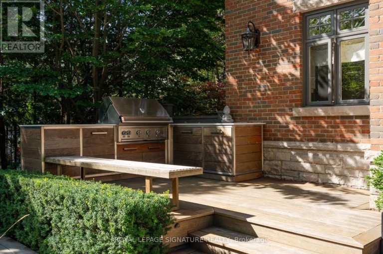 1 OAKLEY PLACE, Toronto (St. Andrew-Windfields), Ontario, M2P2G3