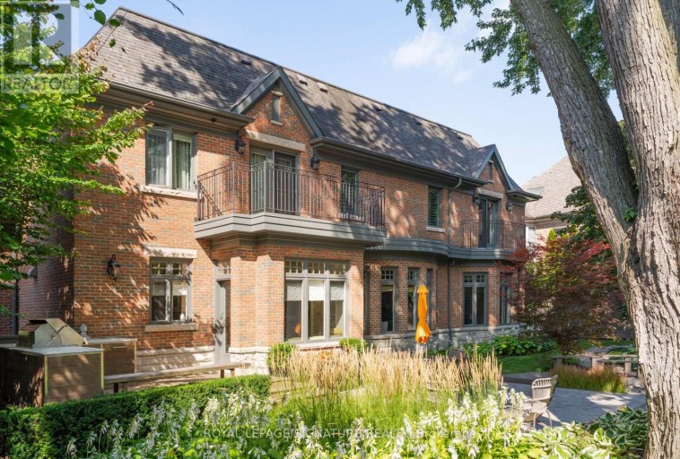 1 OAKLEY PLACE, Toronto (St. Andrew-Windfields), Ontario, M2P2G3