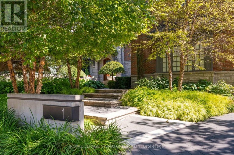 1 OAKLEY PLACE, Toronto (St. Andrew-Windfields), Ontario, M2P2G3