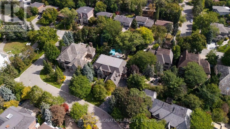 1 OAKLEY PLACE, Toronto (St. Andrew-Windfields), Ontario, M2P2G3