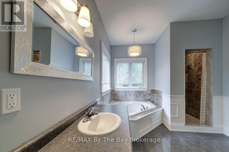 12 51 STREET S, Wasaga Beach, Ontario, L9Z1X5