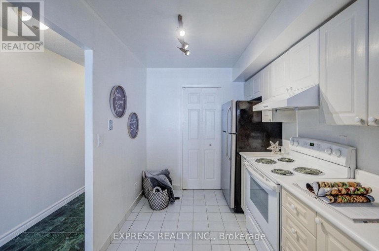 1111 - 18 LEE CENTRE DRIVE, Toronto (Woburn), Ontario, M1H3H5