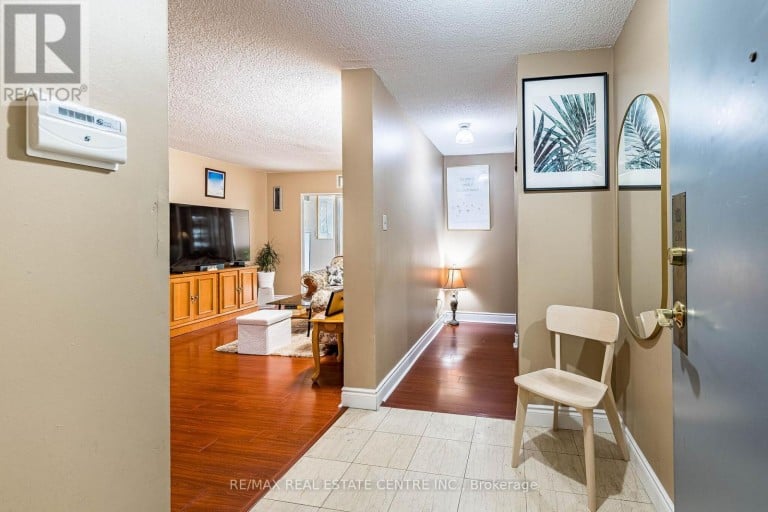 210 - 10 MALTA AVENUE, Brampton (Fletcher's Creek Village), Ontario, L6Y4G6