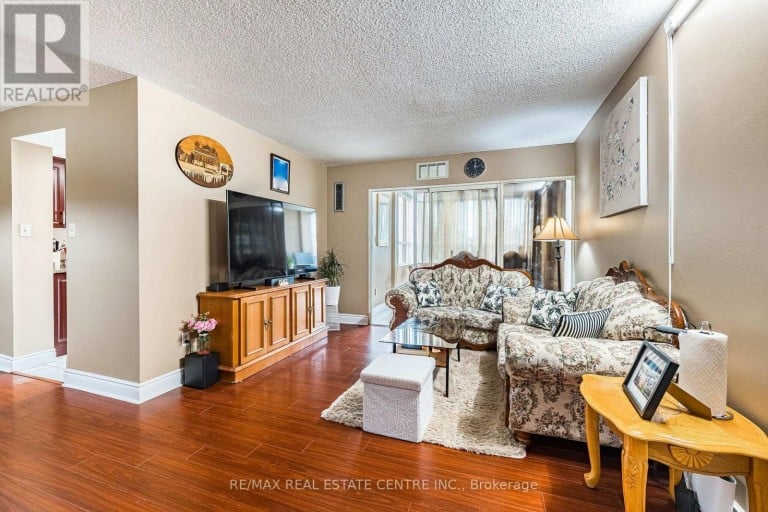 210 - 10 MALTA AVENUE, Brampton (Fletcher's Creek Village), Ontario, L6Y4G6