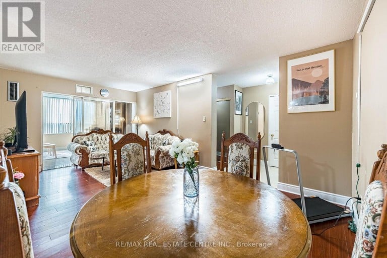 210 - 10 MALTA AVENUE, Brampton (Fletcher's Creek Village), Ontario, L6Y4G6