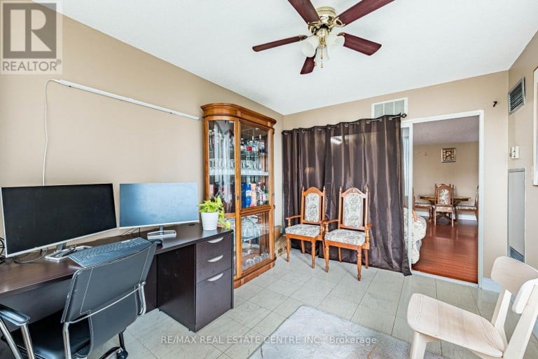 210 - 10 MALTA AVENUE, Brampton (Fletcher's Creek Village), Ontario, L6Y4G6