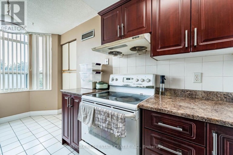 210 - 10 MALTA AVENUE, Brampton (Fletcher's Creek Village), Ontario, L6Y4G6