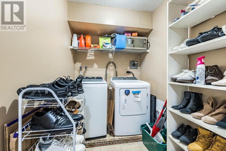 210 - 10 MALTA AVENUE, Brampton (Fletcher's Creek Village), Ontario, L6Y4G6