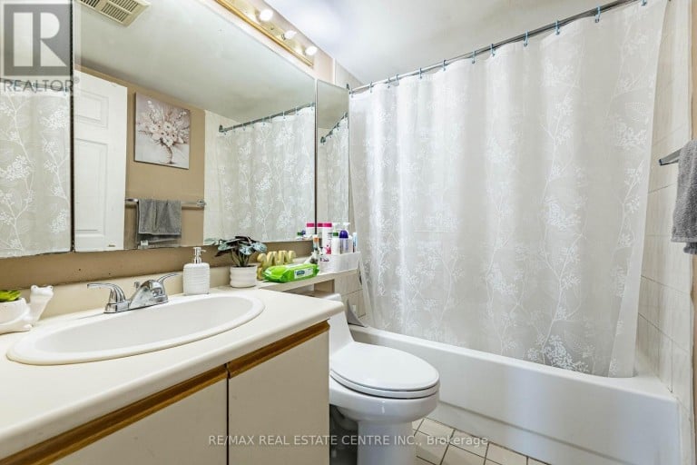 210 - 10 MALTA AVENUE, Brampton (Fletcher's Creek Village), Ontario, L6Y4G6