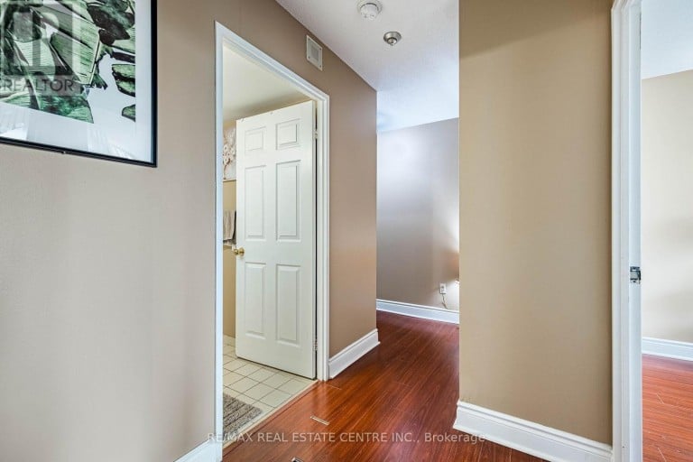 210 - 10 MALTA AVENUE, Brampton (Fletcher's Creek Village), Ontario, L6Y4G6
