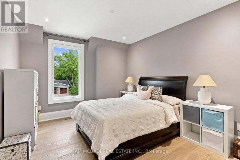 902 PARKLAND AVENUE, Mississauga (Clarkson), Ontario, L5H3H1