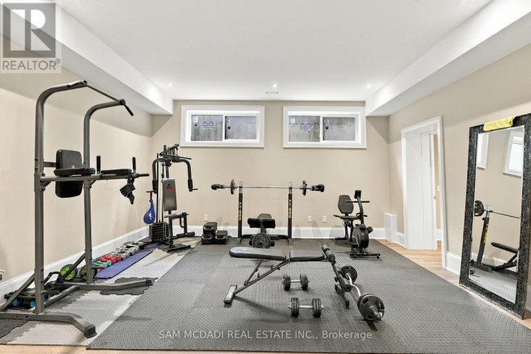 902 PARKLAND AVENUE, Mississauga (Clarkson), Ontario, L5H3H1
