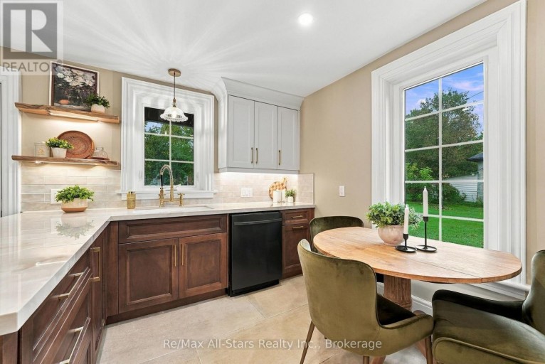 40 CAROLINE STREET, Kawartha Lakes (Lindsay), Ontario, K9V1T1