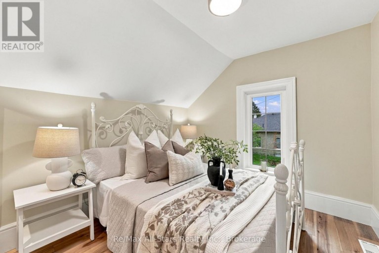 40 CAROLINE STREET, Kawartha Lakes (Lindsay), Ontario, K9V1T1