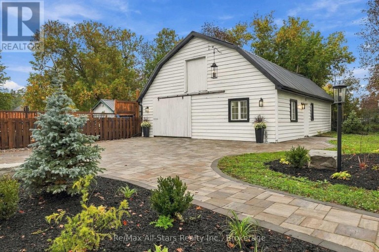 40 CAROLINE STREET, Kawartha Lakes (Lindsay), Ontario, K9V1T1