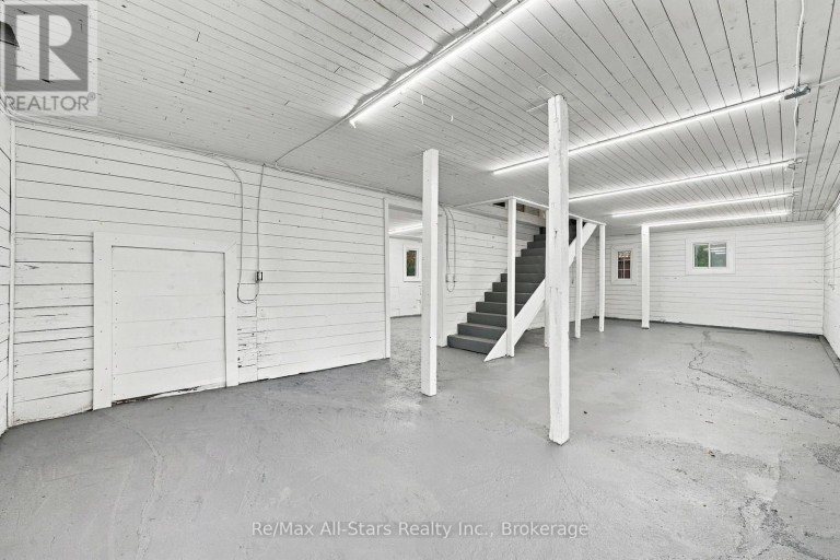 40 CAROLINE STREET, Kawartha Lakes (Lindsay), Ontario, K9V1T1