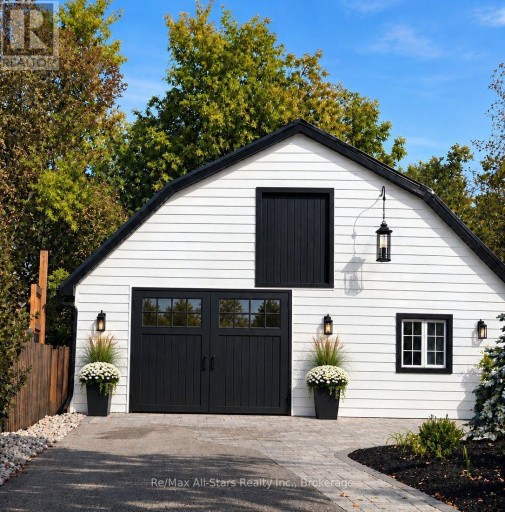 40 CAROLINE STREET, Kawartha Lakes (Lindsay), Ontario, K9V1T1