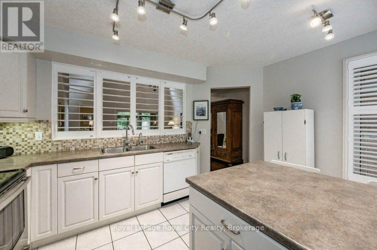 16 - 784 GORDON STREET, Guelph (Kortright East), Ontario, N1G5C8