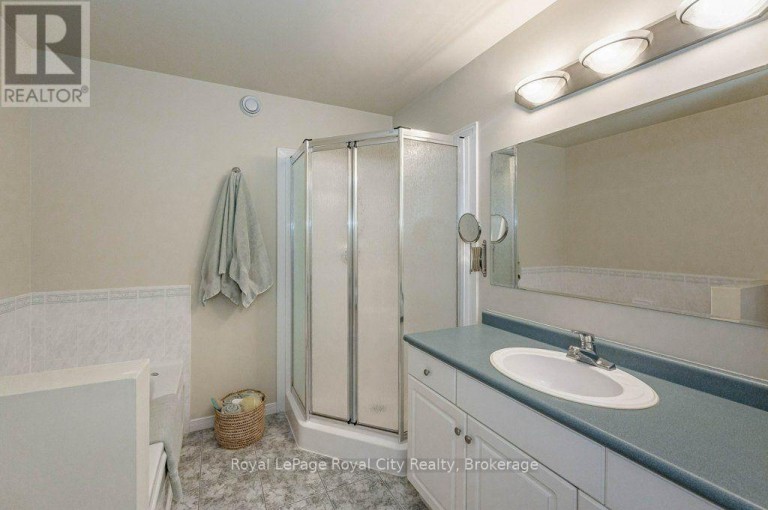16 - 784 GORDON STREET, Guelph (Kortright East), Ontario, N1G5C8