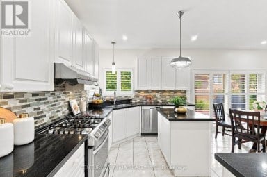 136 ROLLINGHILL ROAD Richmond Hill (Jefferson) Ontario photo 13