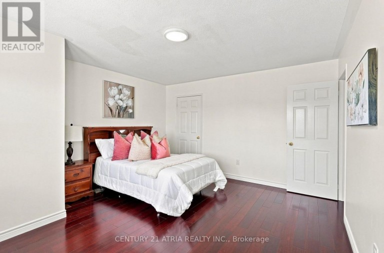 136 ROLLINGHILL ROAD, Richmond Hill (Jefferson), Ontario, L4E4E1
